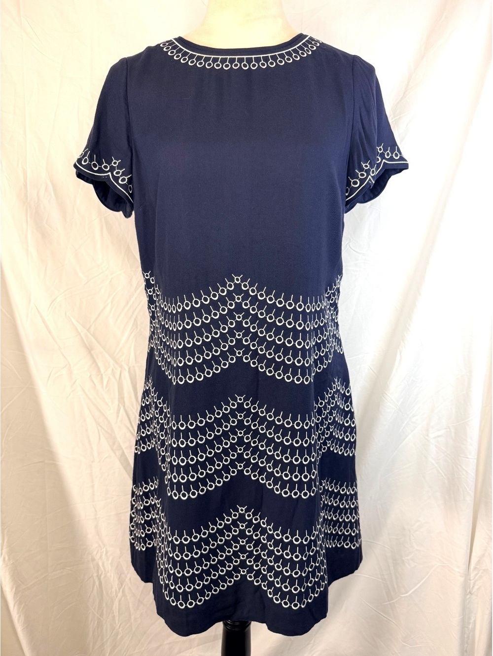 Boden Navy Embroidered Shift Dress US 6R Lined Pockets NWOT